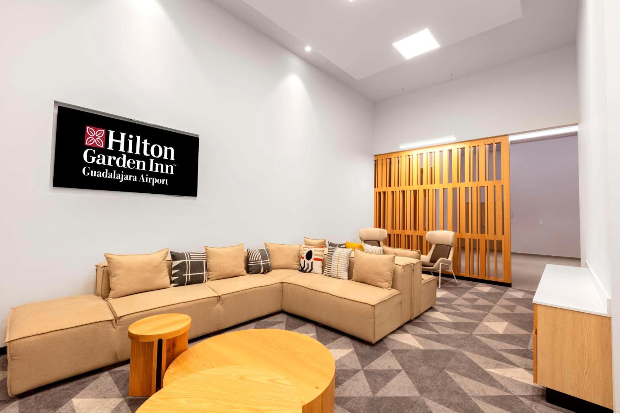 Hilton Garden Inn Guadalajara Airport El Zapote  Exterior photo